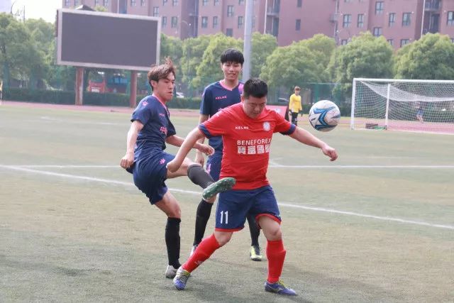 韩佳奇受伤后回看比赛愧疚：又让侯森替我背锅了